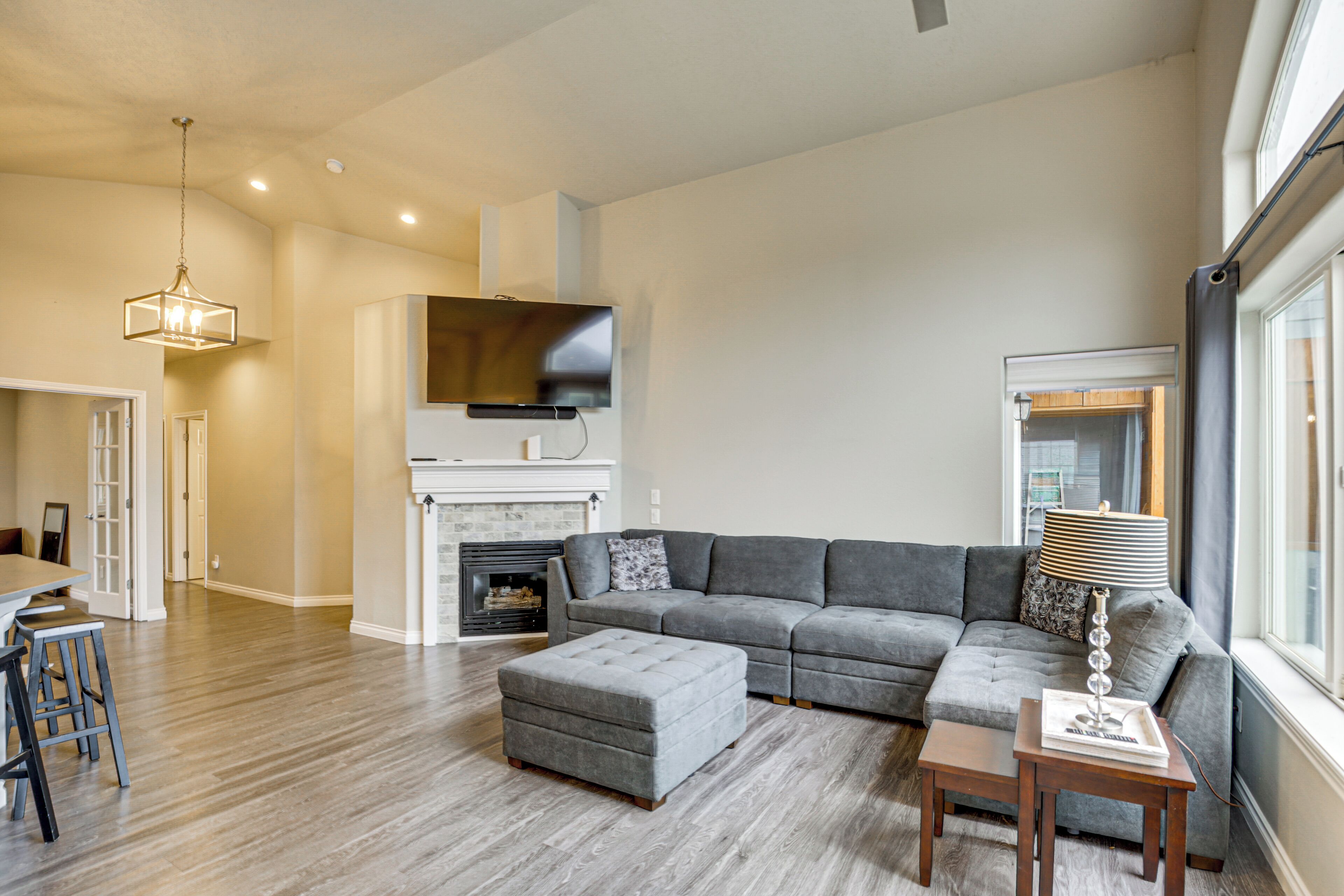 Télévision, cheminée