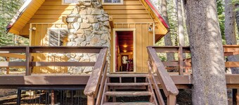 Near Slopes, Donner Lake & Trails! Woodsy Retreat