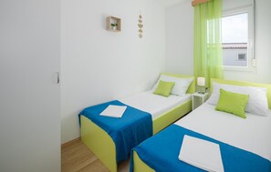 3 bedrooms, travel crib, free WiFi