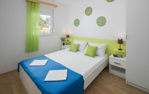 2 Schlafzimmer, Reisekinderbett, kostenloses WLAN
