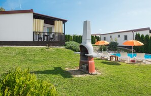 Terrace/patio - Beautiful home in Tinjan (Tinjan)