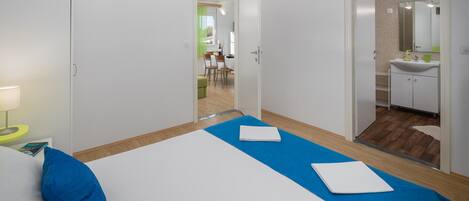 3 bedrooms, travel cot, free WiFi