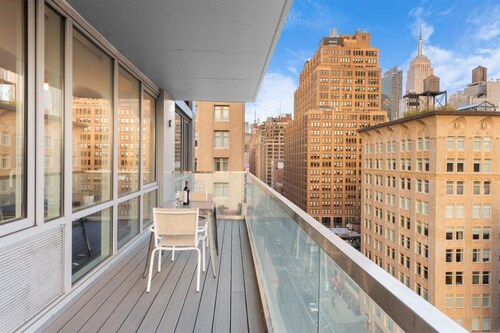 Modern 2BR Condo at Synergy Chelsea