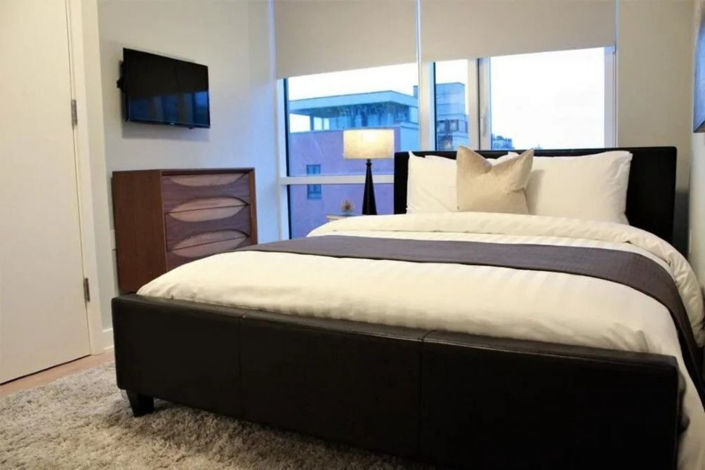 2 bedrooms, iron/ironing board, bed sheets