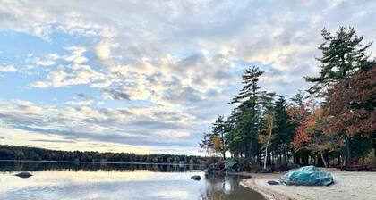 Suissevale Lake Retreat - Hot Tub, Beach and Games