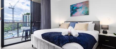 Iron/ironing board, free WiFi, bed sheets