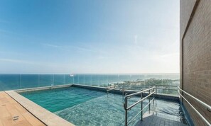 Kolam renang terbuka 