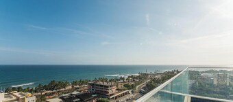 Your Stay With Comfort in a Building With a Pool and the Beach Just Steps Away in Itapua - Psps