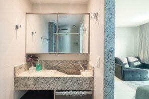 Apartment | Bathroom | Shower - Your Stay With Comfort in a Building With a Pool and the Beach Just Steps Away in Itapua - Psps (Salvador)