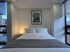 1 habitación, tabla de planchar con plancha, wifi y ropa de cama 