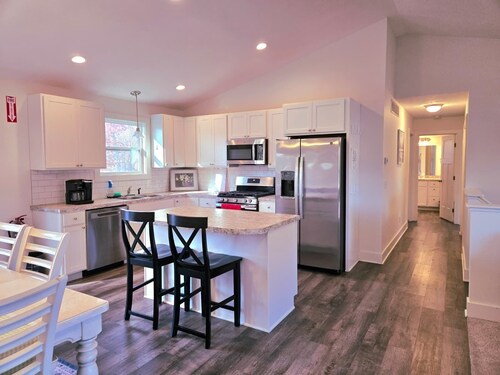 Grand Rapids Area Stay, Shopping and Entertainment