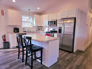 Private kitchen - Grand Rapids Area Stay, Shopping and Entertainment (Wyoming)