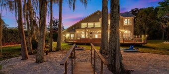 The Ultimate Lakeside Getaway! 4BR Home w/ Private Dock, Hot Tub & Kayaks.