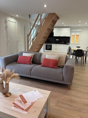 Living area - Country house near Mont Saint Michel (Saint-Aubin-de-Terregatte)