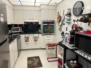 Fridge, microwave, oven, stovetop - Ocean front luxury apartment in North Miami with all the amenities (Hollywood)