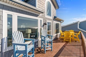 Outdoor dining - Ocean Views! New 4bd Home, very close to Beach! (Oak Island)