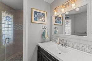 Shower, towels, shampoo - Ocean Views! New 4bd Home, very close to Beach! (Oak Island)