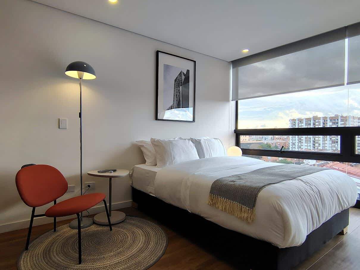 Desk, iron/ironing board, WiFi, bed sheets