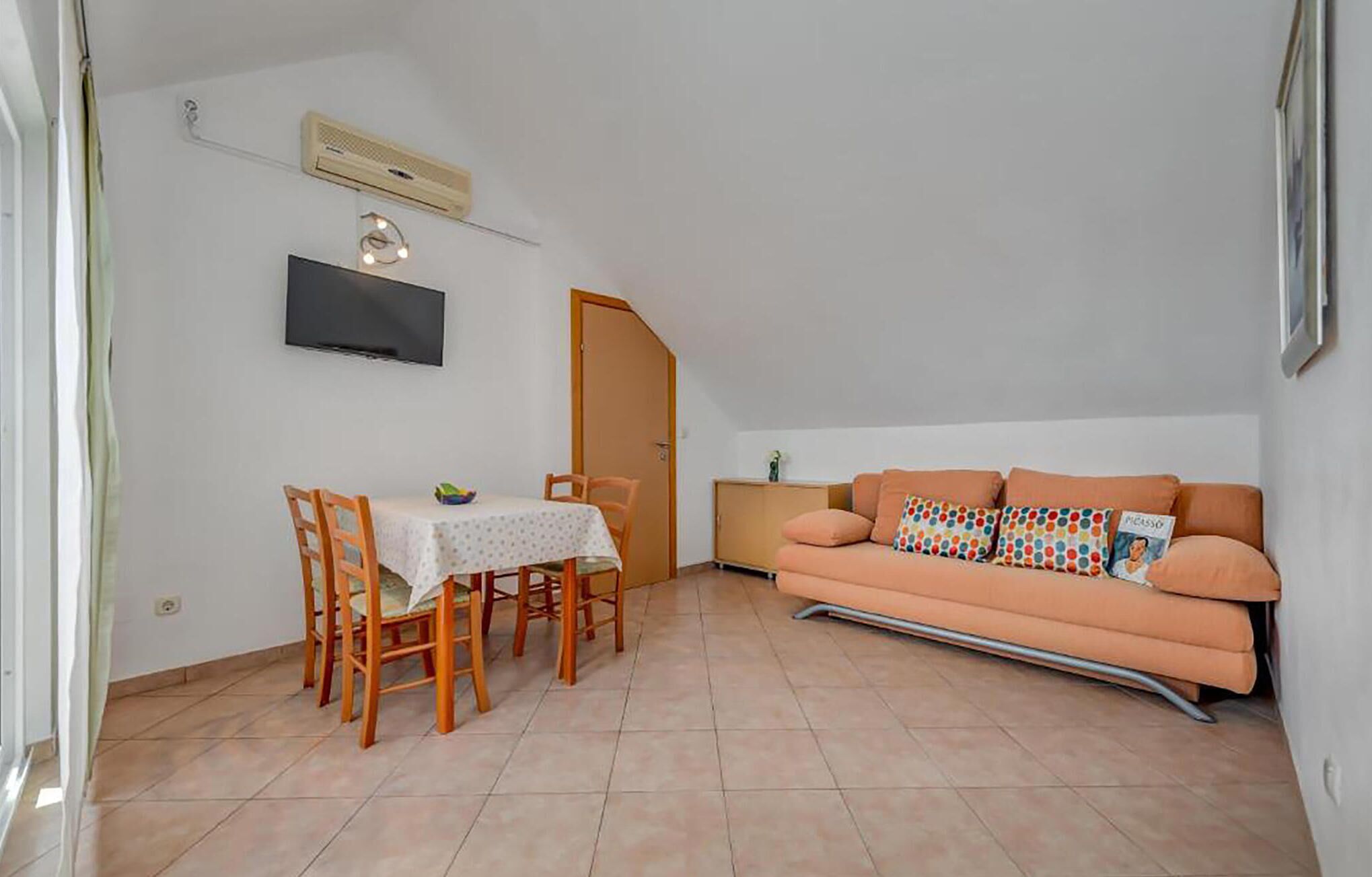Amazing Apartment In Bol With Wifi - Bol