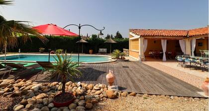 Studio indépendant pour 2 personnes avec piscine.