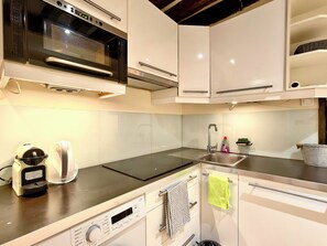 Fridge, microwave, stovetop, coffee/tea maker - Paris Loft for 4 by Châtelet & Montorgueil & Metro (PARIS)