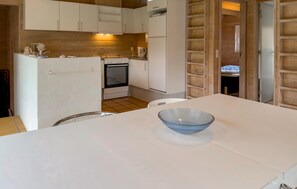 Kühlschrank, Ofen, Herdplatte, Geschirrspüler