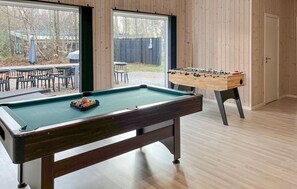 Games room - Beautiful home in Hadsund with WiFi (Hadsund)