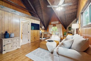 TV, fireplace, offices - Charming Cabin, Sleeps 10, Hot Tub, Fireplace (Sevierville)