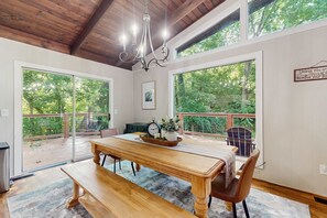 Dining - Charming Cabin, Sleeps 10, Hot Tub, Fireplace (Sevierville)