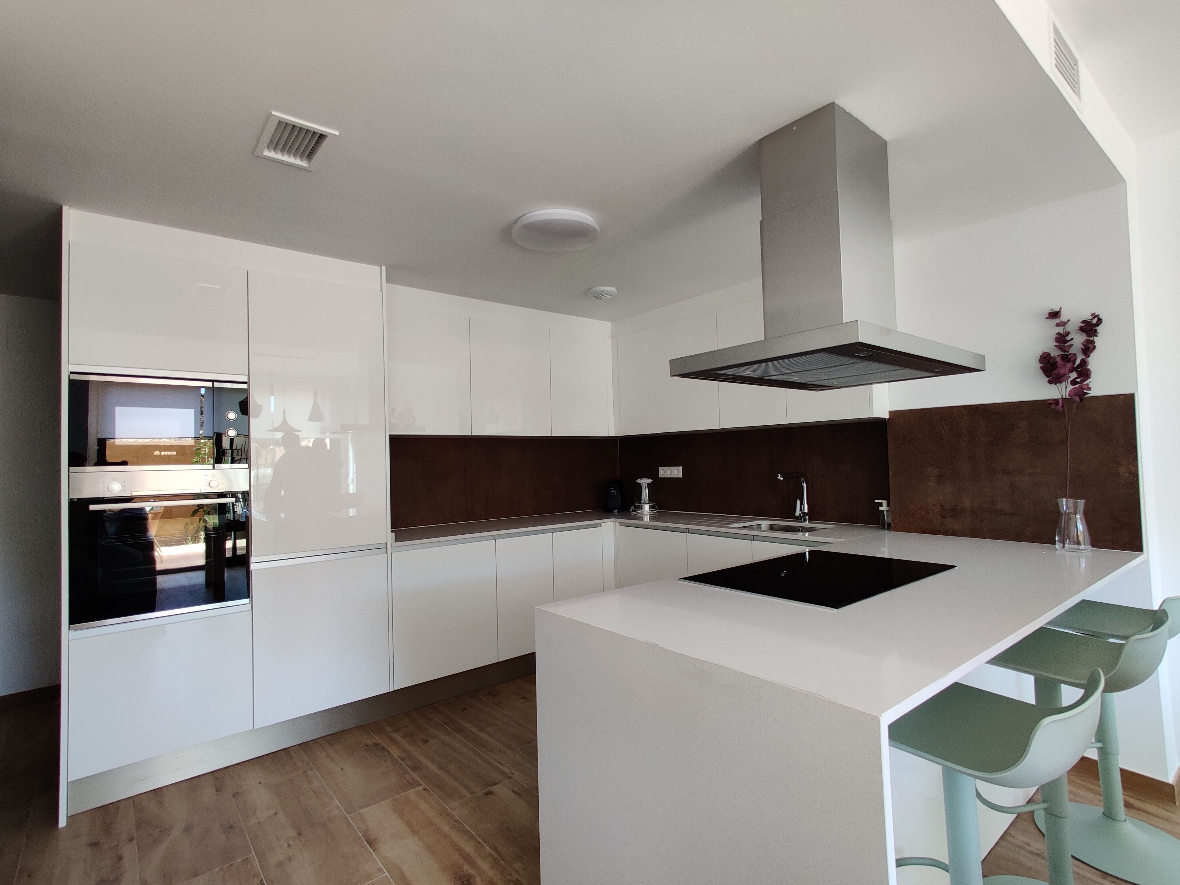 Spa & Beach House | Eget kjøkken | Kjøleskap, mikrobølgeovn, kokeplater og oppvaskmaskin