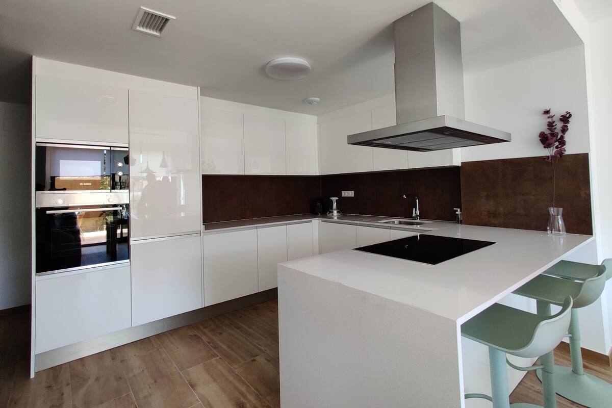 Spa & Beach House | Eget kjøkken | Kjøleskap, mikrobølgeovn, kokeplater og oppvaskmaskin