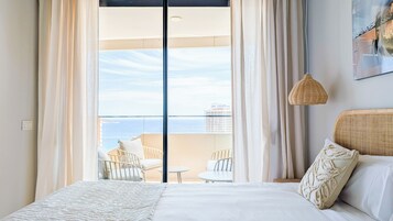 Cuna de viaje, wifi gratis y ropa de cama