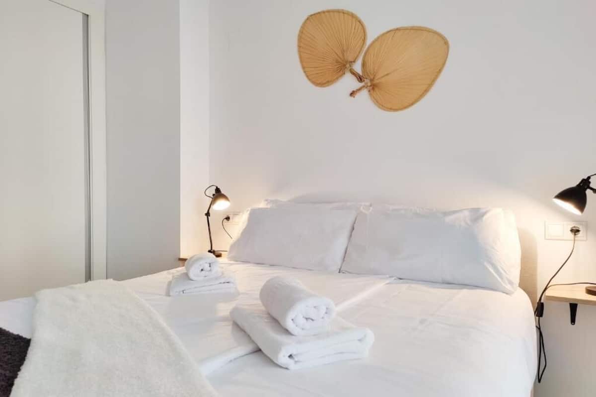 apARTs by RB | Lit de bébé (gratuit), accès au Wi-Fi (inclus), literie fournie