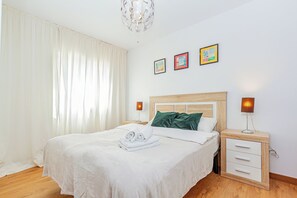 Levante Beach Apartment | 免費嬰兒床、免費 Wi-Fi、床單