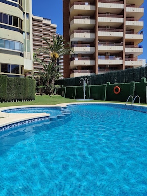 Piscina externa sazonal