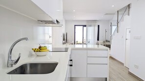 Sweet Home | Cuisine privée | Grand réfrigérateur, micro-ondes, four, plaque de cuisson