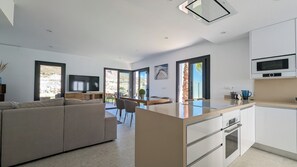 30-inch TV with cable channels - Panoramic Apartments (Finestrat)