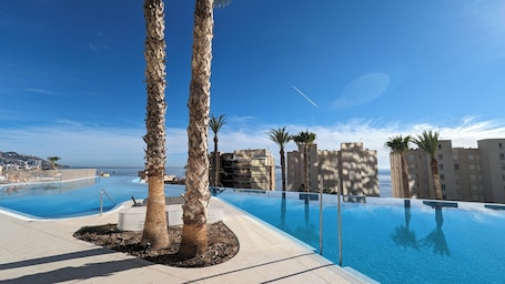 Sunset Cliffs Apartments Tower 1
