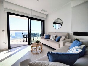 Sea & Sky Apartment | Wi-Fi de cortesia, roupa de cama