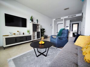 Sunny Aparts | Free WiFi - Sunset Cliffs Apartments Tower 1 (Benidorm)