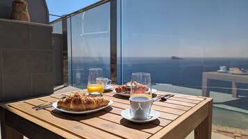 Relax & Enjoy | Terraza o patio