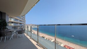Show Apartment | Terrace/patio
