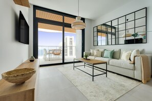 Fresh Apartments | Living area | 40-inch Smart TV with digital channels - Sunset Waves Apartments Tower 1 (Benidorm)