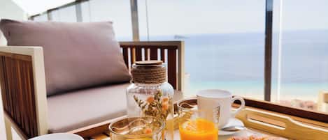 Sunny Aparts | Hiên