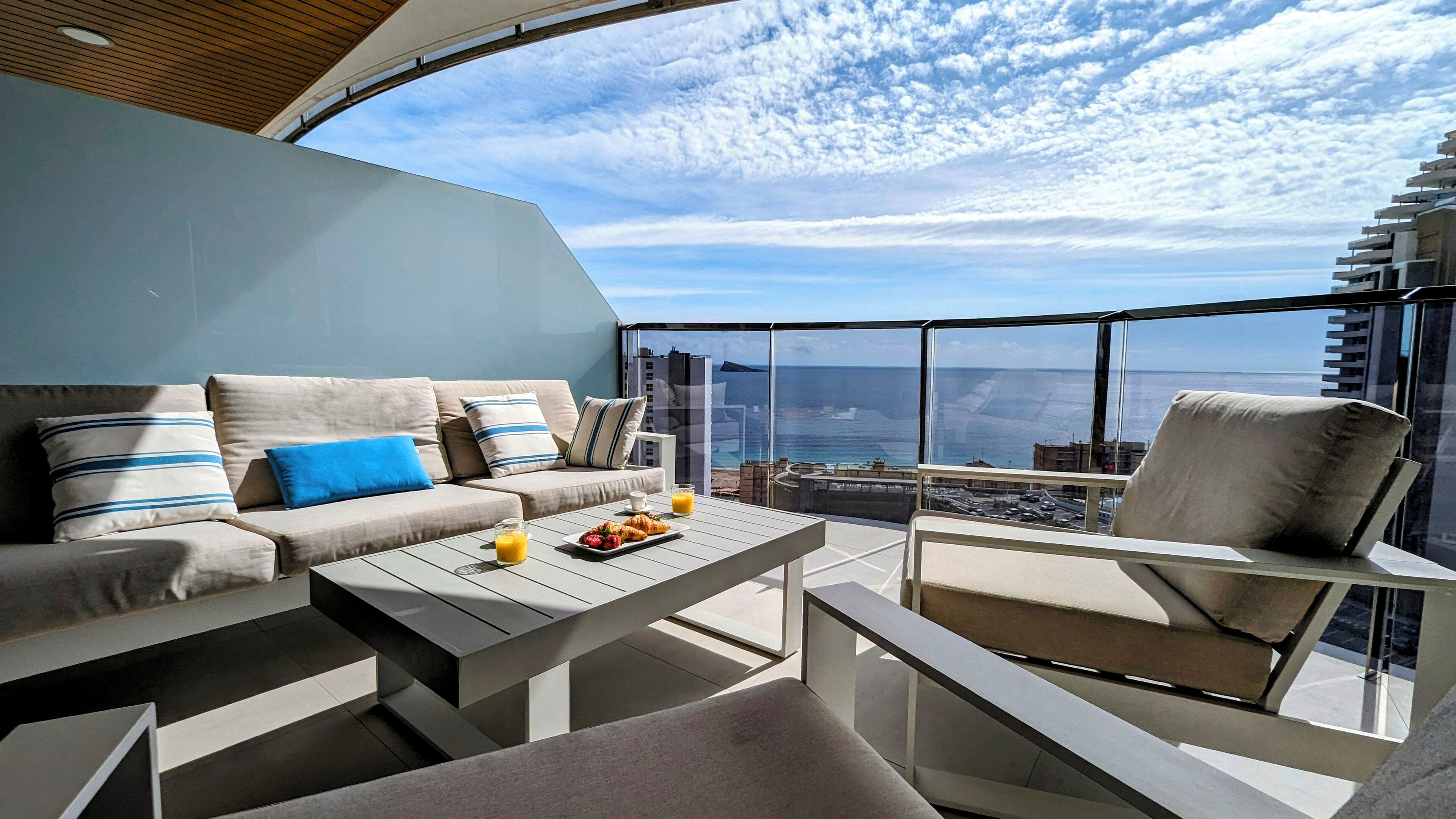 LUXURY Apartment | Terrace/patio