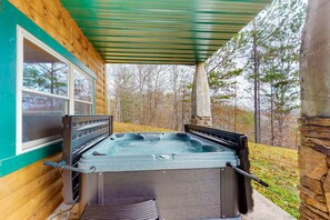 Bañera de hidromasaje al aire libre