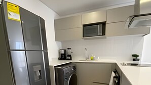 Economy Apartment | Private kitchen - Edificio Loft 20-51 (Bogotá)