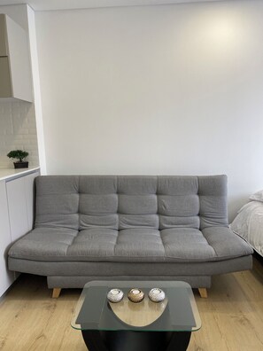 Cortinas blackout, tabla de planchar con plancha y wifi gratis 