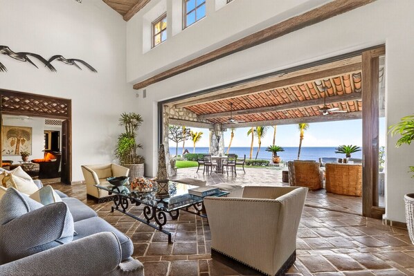 Interior - Palmilla Casa Koll 8 BR Swimmable Beachfront (Palmilla)