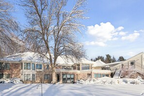 Exterior - Luxe Long Lake Estate! Courts, Pool & Game Room (Long Lake)